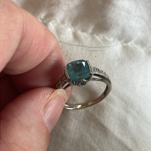 Jewelry - 10k white gold blue topaz diamond ring